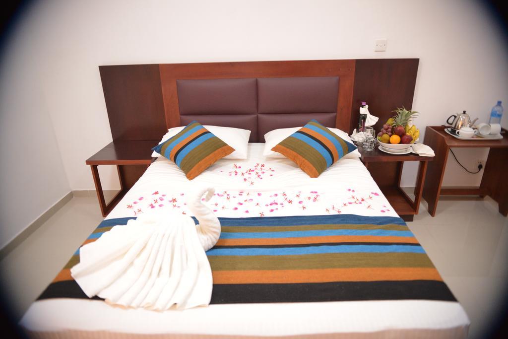 Hotel Kamrel Kurunegala Zimmer foto